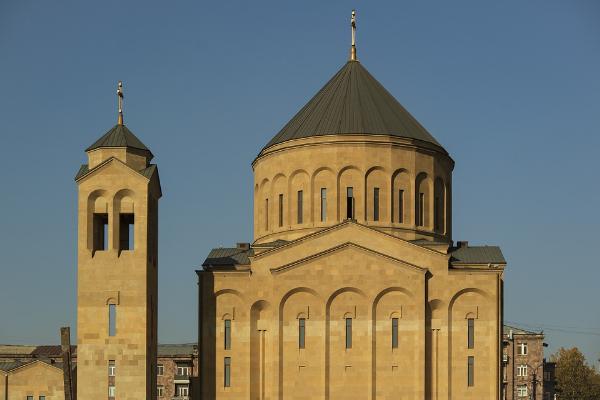 Армения вводит новые ограничения из-за коронавируса