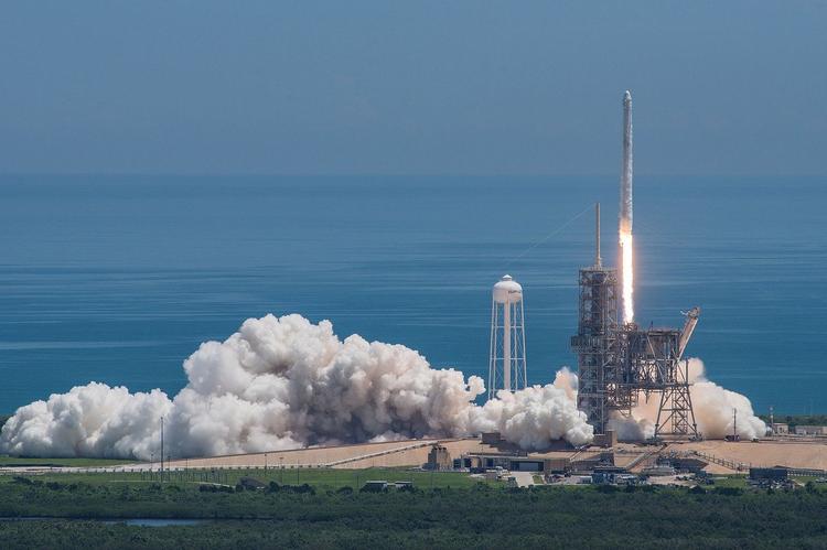 Почему запуск ракеты SpaceX Илона Маска отложили за несколько секунд до старта Почему запуск ракеты SpaceX Илона Маска отложили за несколько секунд до старта